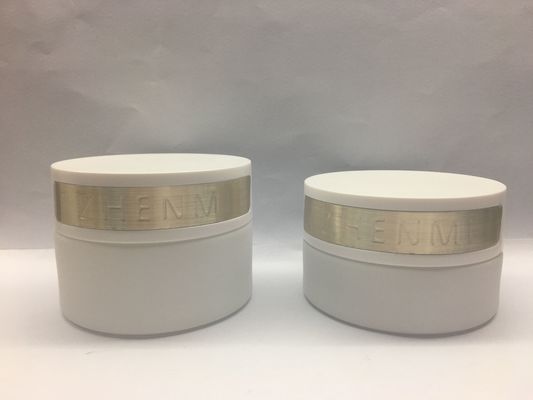 Les pots en verre blancs de crème d'OEM 30g 50g avec gravent les bouteilles crèmes de plaque métallique
