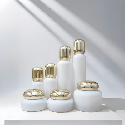 Emballages cosmétiques Bouteille de lotion en verre Crème Jar Contenants de soins de la peau avec bouchon rond doré