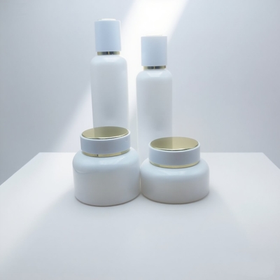 Prix usine 50ml 100ml 120ml Emballage de lotion en verre Bouteille en verre vide avec pompe à lotion blanche Ensemble pour le corps et les soins de la peau