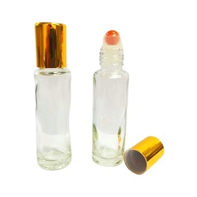 le rouleau en verre de 5ml 10ml 15ml met le petit pain en bouteille vide sur des bouteilles pour les huiles essentielles